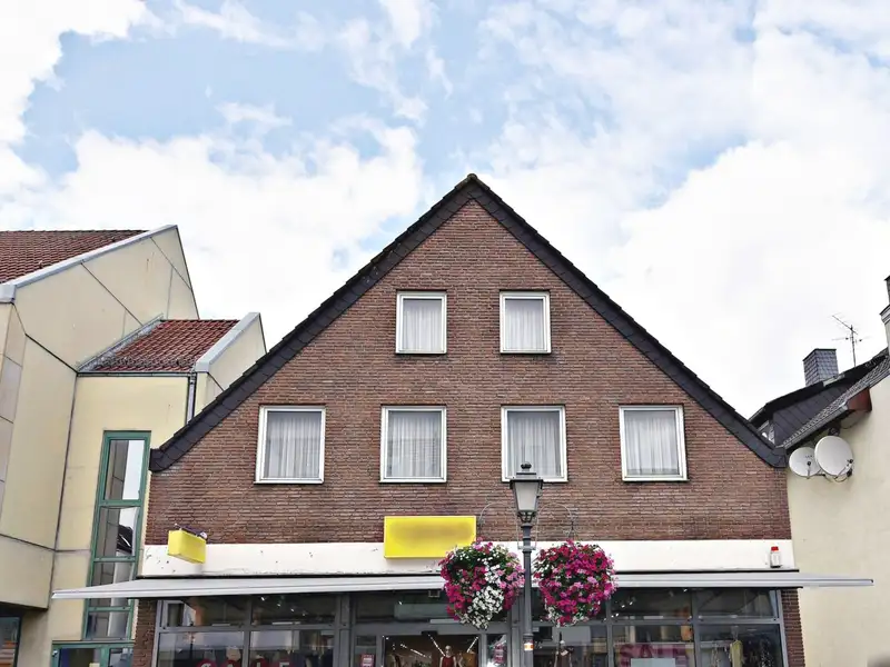 Commercial Retail Property in Bückeburg City Center with Stable Rental Income