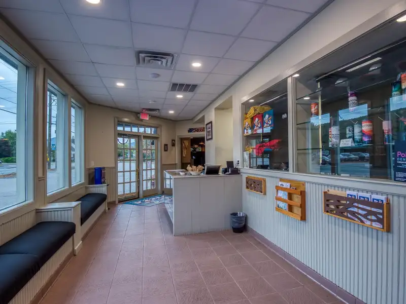 Newly Renovated Pizza and Italian Restaurant on Busy Highway with River Views