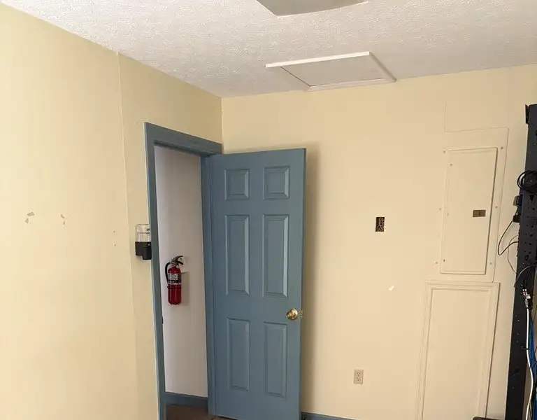 Versatile 2352 Sq. Ft. Brick Ranch Office Building in Virginia with Ample Parking
