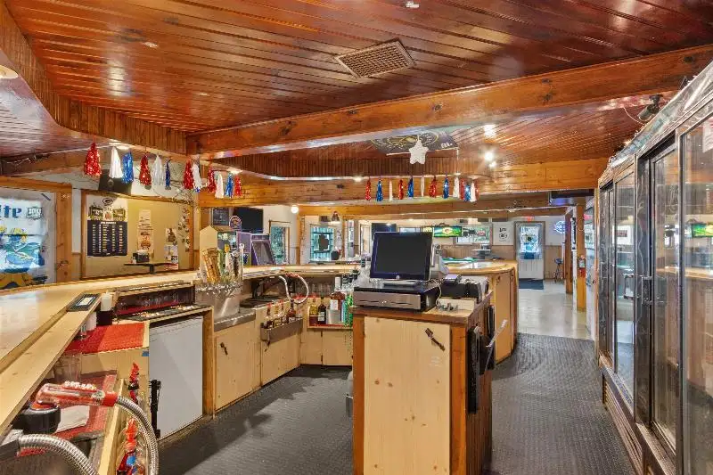 Established Bar and Restaurant with Living Quarters in Stevens Point Area