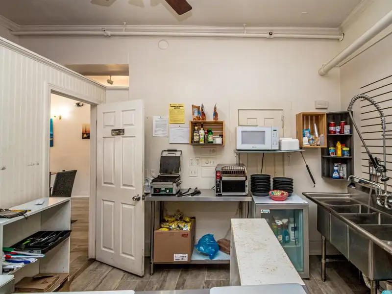 Established Coffee and Sweet Shop in Prime North Conway Village Location