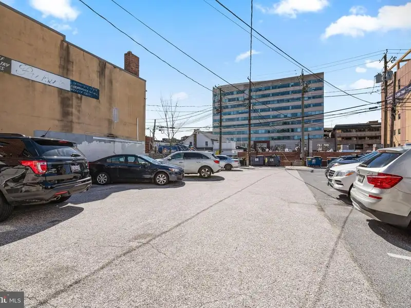 Two Storefronts in Towson: Restaurant and Vacant Space for Lease
