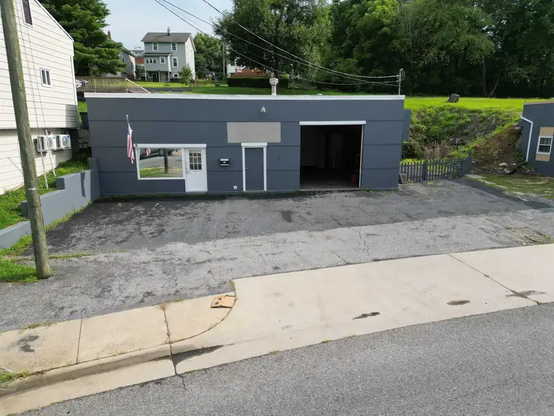 Turnkey Tire Business for Lease with Fully Equipped Office and Three Bays