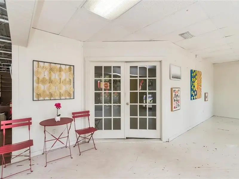 Prime Commercial Space with Dual Storefronts in Midtown, Mobile