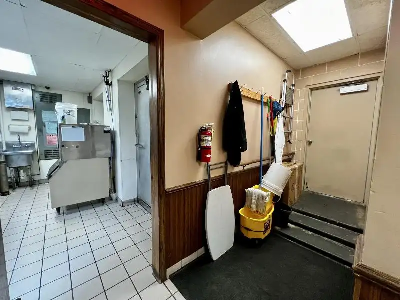 Established Supper Club with Apartment in Berlin - 50 Years of Community Legacy