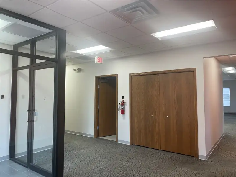 Office Space for Lease in Hiawatha Office Park with Off-street Parking and Amenities