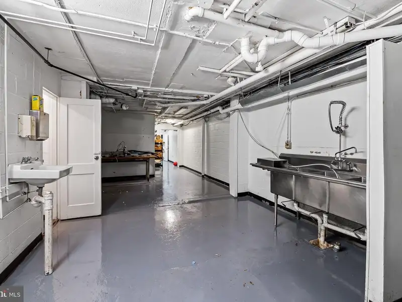 Two Storefronts in Towson: Restaurant and Vacant Space for Lease