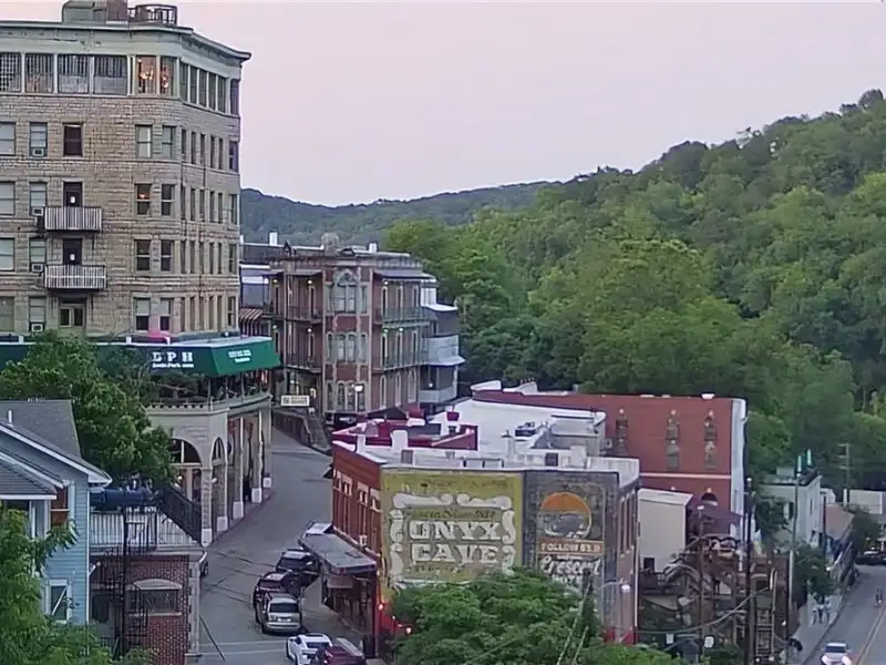 Commercially Zoned 15-suite Overnight Rental Property in Eureka Springs