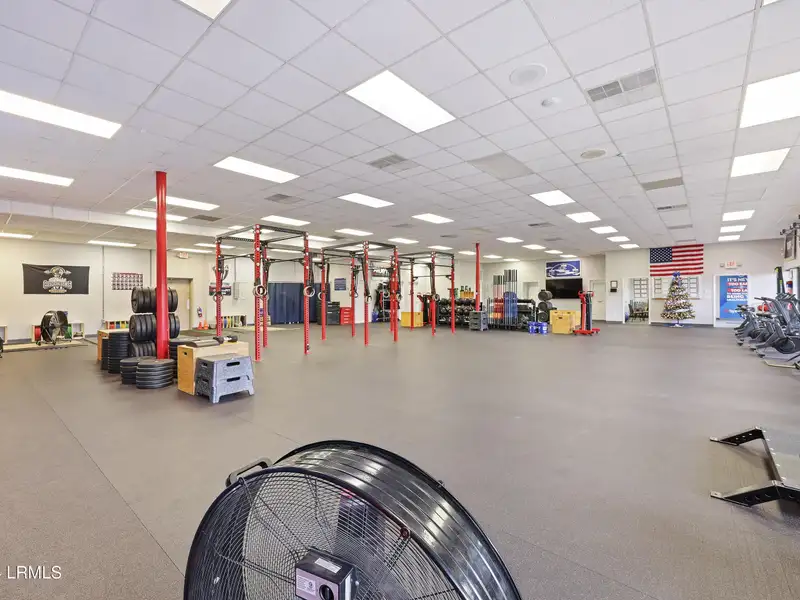 5,000 Sq Ft Retail Sublease in Port Royal Plaza, High Visibility Location
