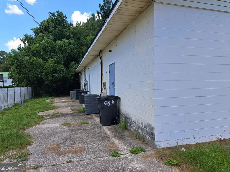 Commercial Income Property on Highway 40 in St. Marys, Ga - 3 Units, 4440 Sq Ft