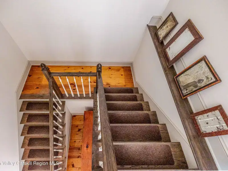 Historic Mixed-use Landmark in Kinderhook Village with Restaurant and Flexible Suites
