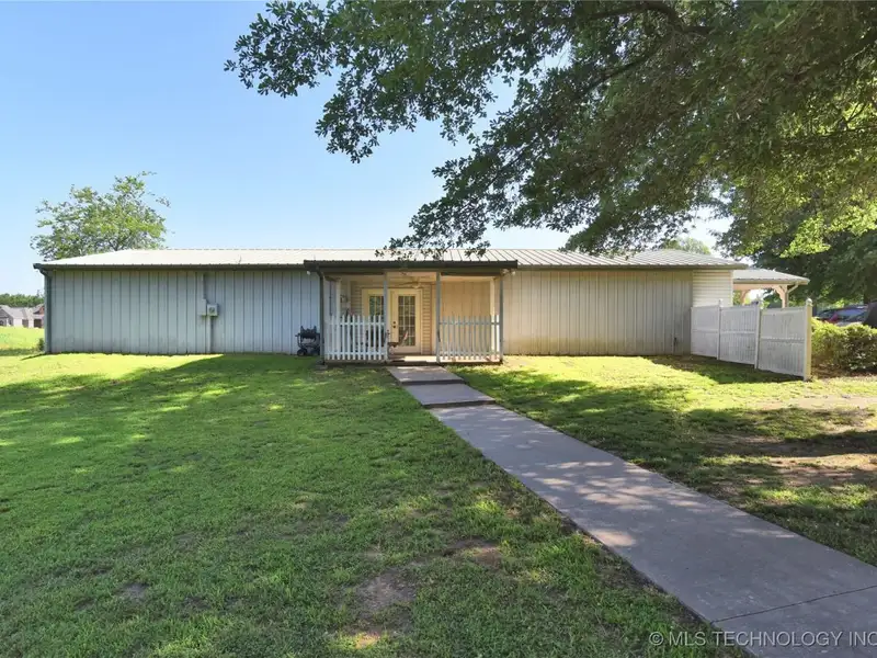 Live-work Property: 2000 Sq. Ft. Office Building with House on 1.25 Acres