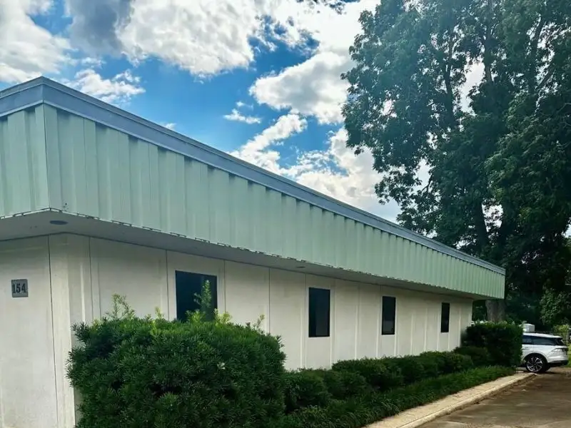 Office Building for Sale or Lease Near Port - 4100 Sq Ft with Conference Room and Parking