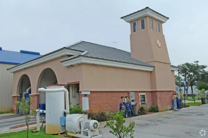 Established Car Wash Business for Sale on High-traffic Street with Strong Financial Performance