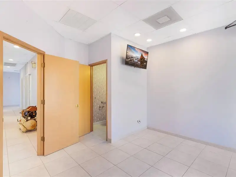 End Unit Tri-plex Commercial Space with Parking in Prime Location