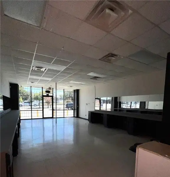 Retail Space for Lease on West Hallmark, Killeen - Former Barber Shop