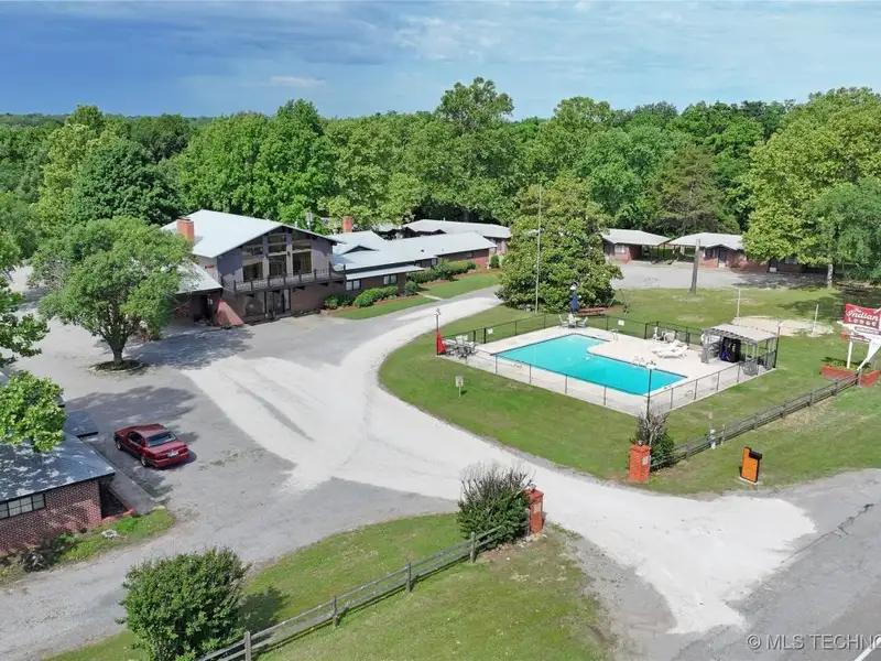 Historic 25-unit Resort on Hwy 51 Near Lake Fort Gibson, Wagoner, Oklahoma