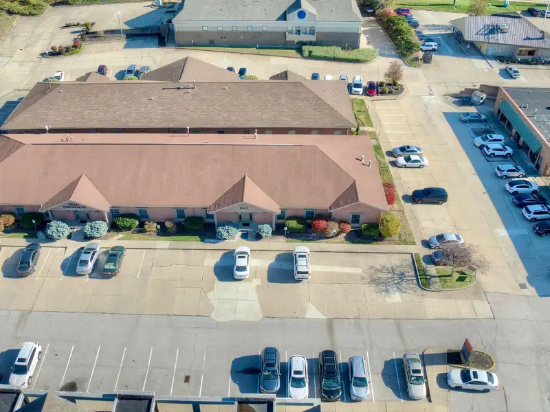 Move-in Ready 5,000 Sq Ft Commercial Space in Prime Edgewood Location