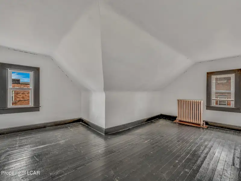 Five-unit Commercial and Residential Building in Prime Location with Recent Upgrades