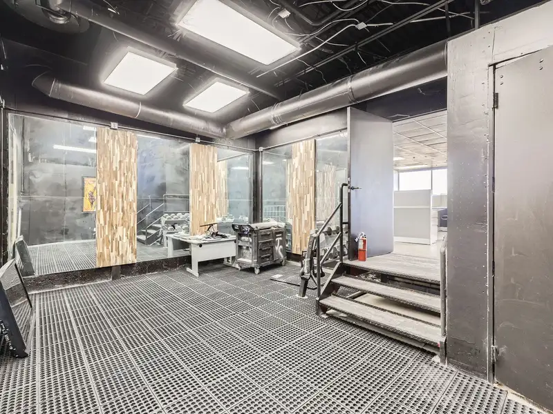 Modern Office/warehouse for Lease in Prime Golden Location with Outdoor Patio and Flexible Layout