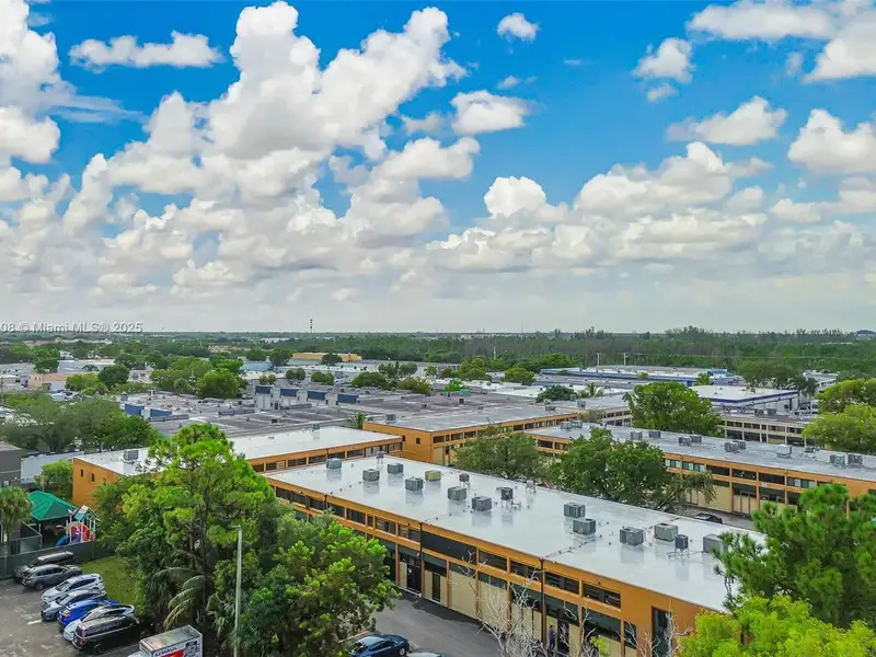 Office Warehouse with Dedicated Space in Kendall Park Commercial Area