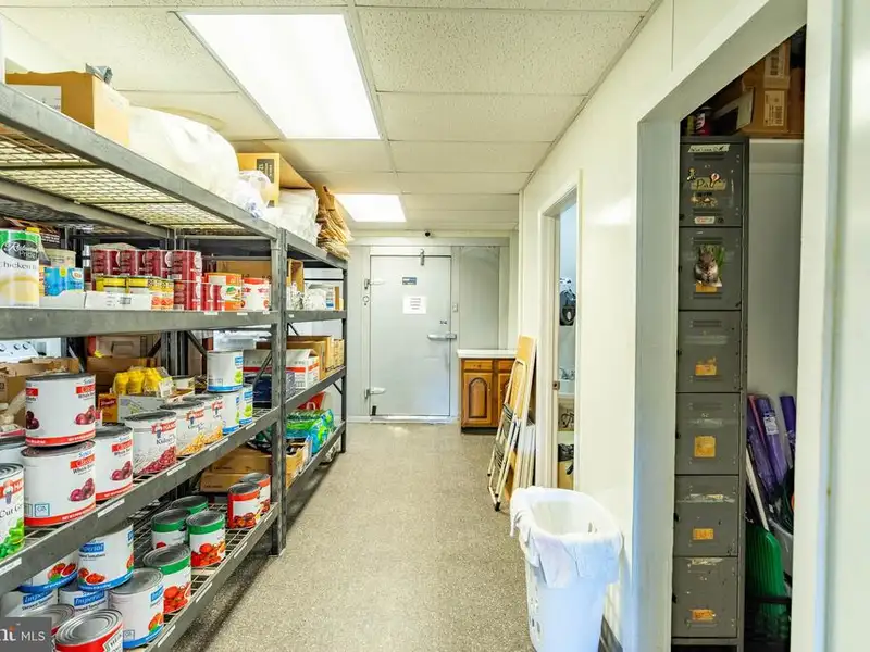 Established Restaurant with Commercial Kitchen and 120+ Seating in Hardy County