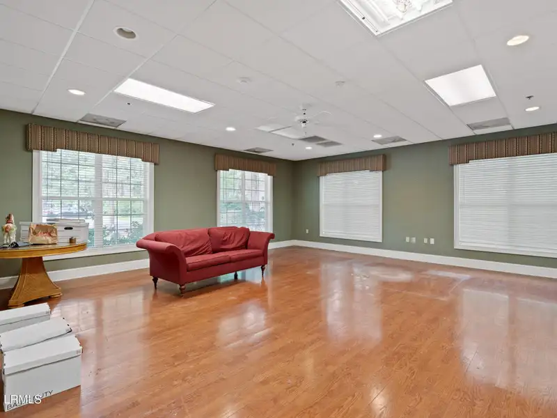 Multi-use Building with Long-term Tenant and Warehouse/office Space in Prime Location