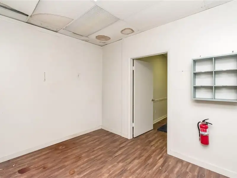 Prime Commercial Space with Dual Storefronts in Midtown, Mobile