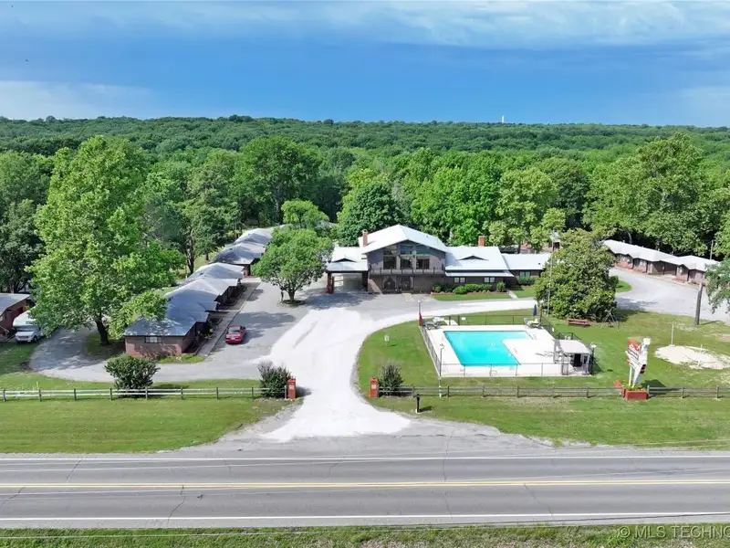 Historic 25-unit Resort on Hwy 51 Near Lake Fort Gibson, Wagoner, Oklahoma