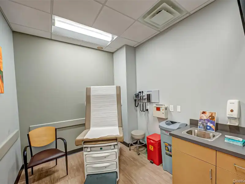 Brand-new Medical Building in Prime Location with State-of-the-art Facilities