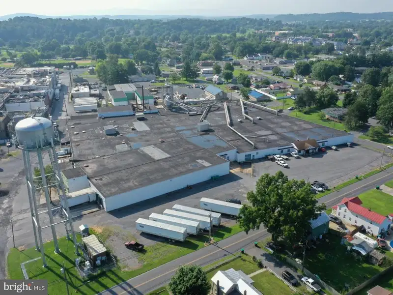 Flexible Warehouse Spaces Available from 1,000 to 100,000 Sq Ft