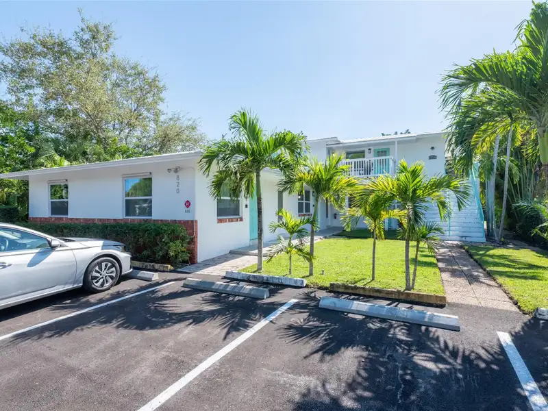 Turnkey 6-unit Airbnb Property in Prime Wilton Manors - Fully Renovated and Furnished