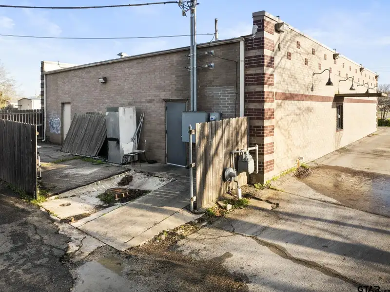 Commercial Building for Sale in Prime Location with High Visibility and Foot Traffic