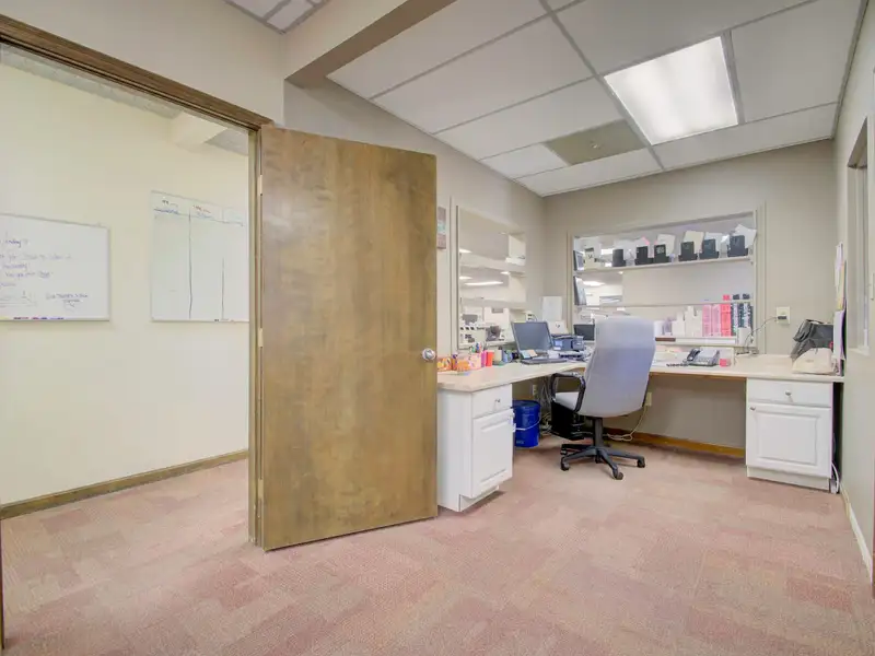 Move-in Ready 5,000 Sq Ft Commercial Space in Prime Edgewood Location