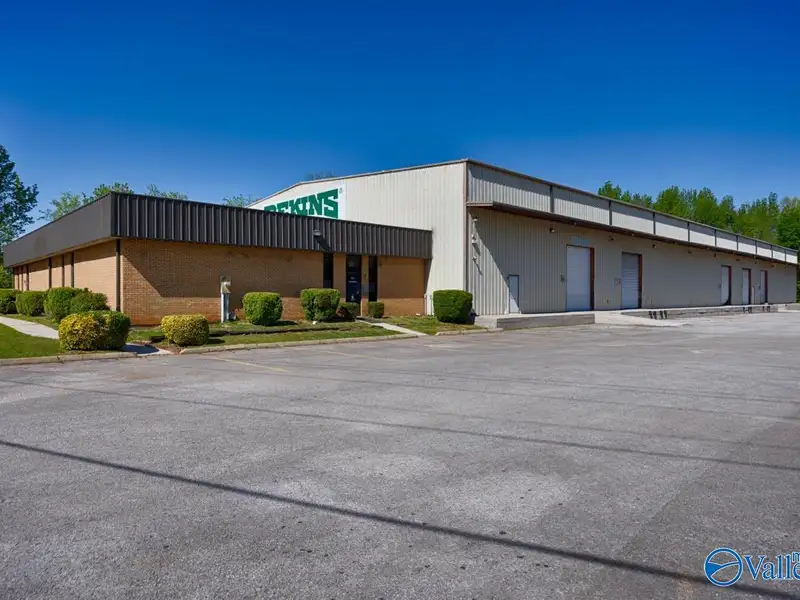 Flexible Industrial Property with 3 Buildings on 6 Acres in Huntsville, Al