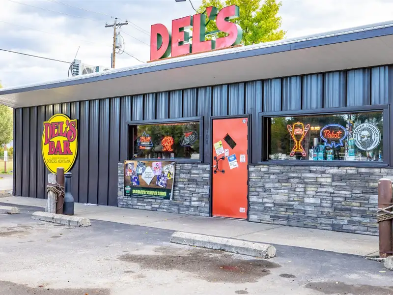 Historic Del's Bar & Grill: Profitable Lakeside Business in Somers, Mt with Liquor License