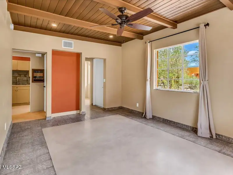 Fully Renovated Multi-family Property in Miramonte Neighborhood with 6 Apartments