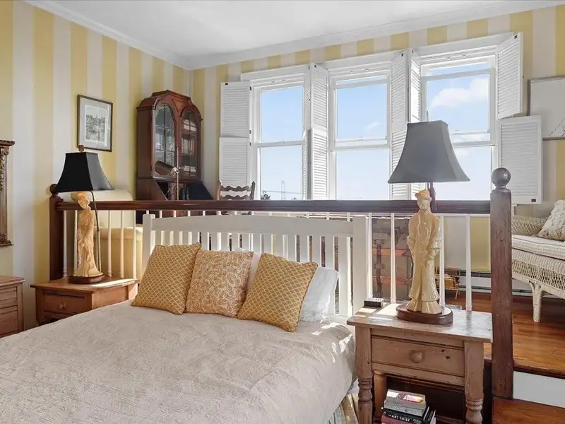 Distinctive Victorian Guest House in Jamestown with 7 Ensuite Bedrooms and Water Views