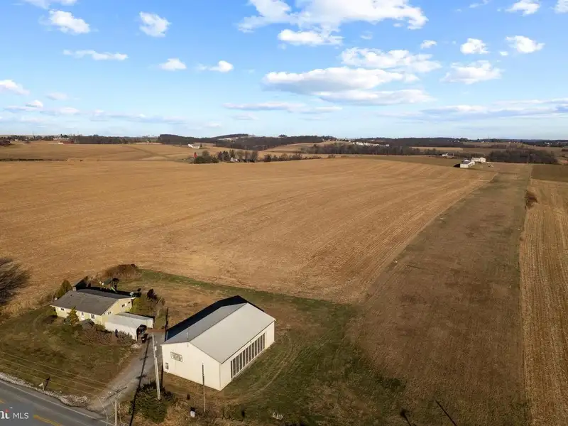 Baublitz Commercial Airport: 10 Acres with Hangars and Income Opportunities in York County, Pa