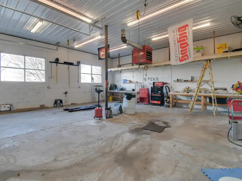 Versatile Commercial Space with Garage Bays and Office in Augusta County