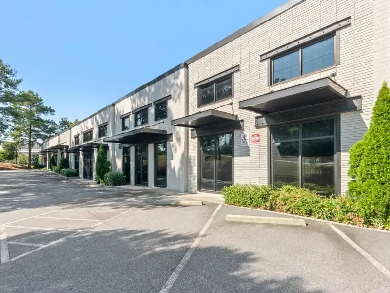 Industrial/flex Building in Prime Atlanta Location with Recent Upgrades and Parking Options