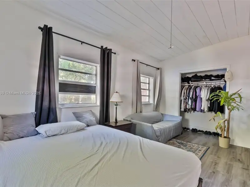 5-unit Multifamily Property in Miami's Opportunity Zone with Development Potential and Upgrades