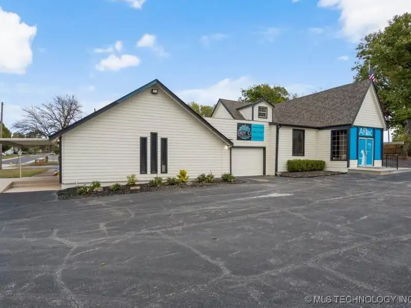 Versatile Event Center and Office Building with Conference Rooms in Prime Location