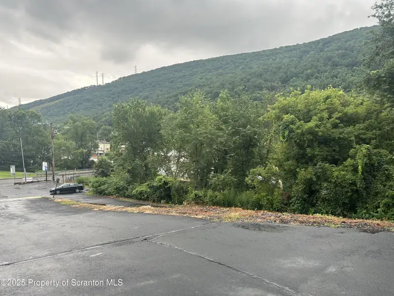 Commercial Lease Opportunity in High Traffic Location, Clarks Summit