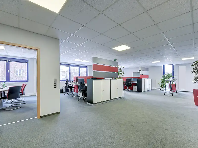 Modern Office Building with Renovated Spaces Near Centro Oberhausen, Includes Garden and Parking