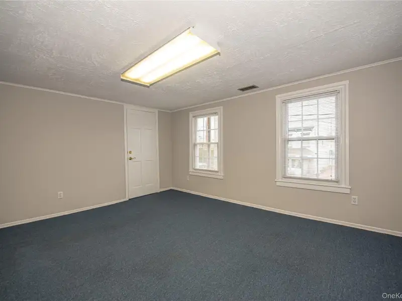 One Room Office for Rent in Babylon Village with Parking and Utilities Included