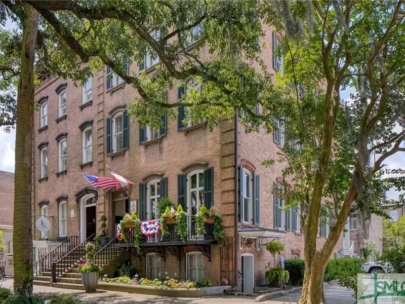 Restored 1871 Gray Brick Townhome in Savannah’s Historic District with Carriage House and Stvr Certificates