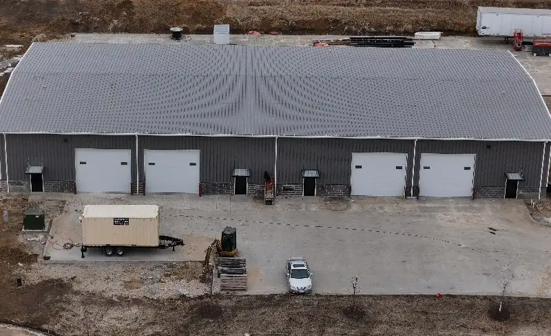 New Construction Warehouse Facility Near Eastern Iowa Airport with Flexible Bay Sizes