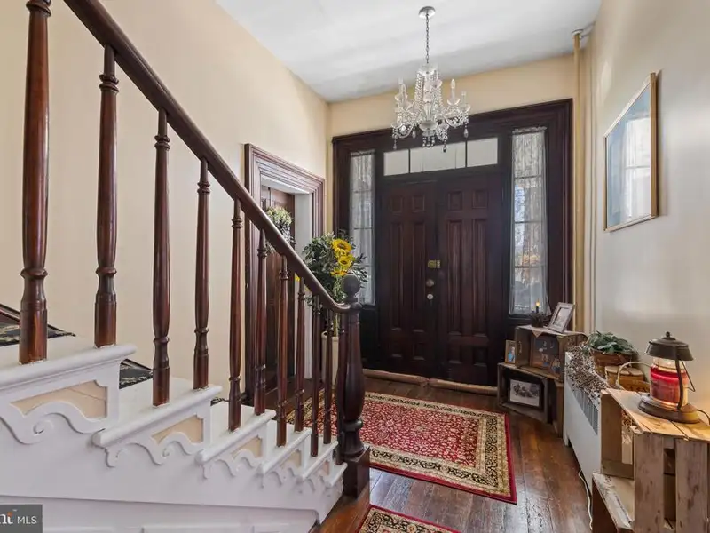 Historic Mcmechan Inn: 13-bedroom Home and Commercial Space in Moorefield, Wv