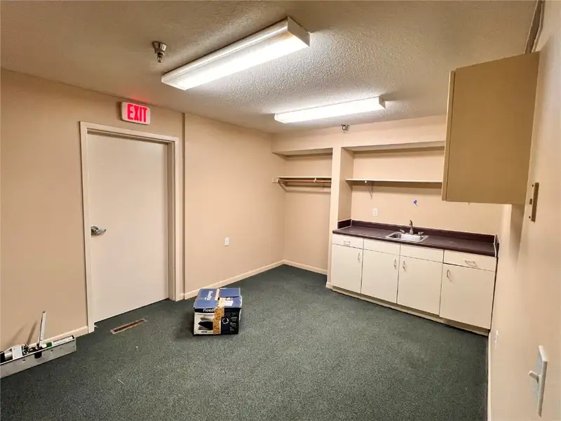 Versatile Medical Office Space with Helipad in Prime Location for Health & Wellness Professionals
